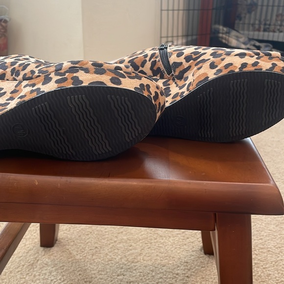 NWOT Massimo leopard print stacked heels with side zipper. Size 7 1/2. - Picture 5 of 8